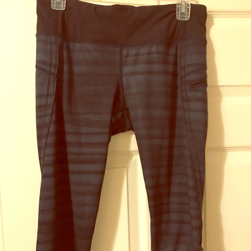 Lululemon Capri pants with pockets